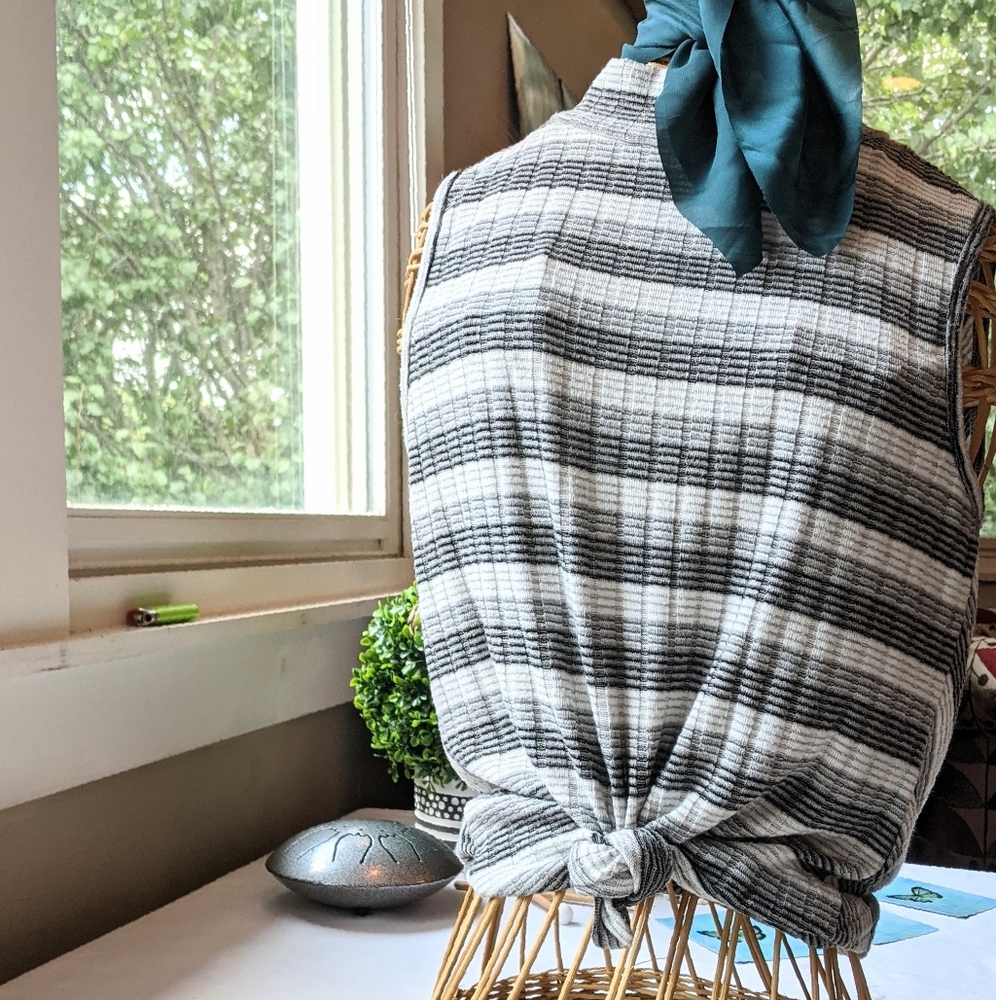 open-back summer tunic- capsule closet essential